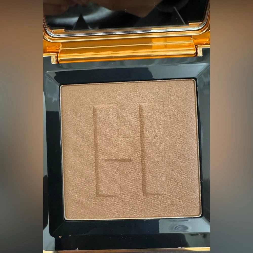 HAUS LABS Glowing Bronze Power Sculpt Velvet Bronzer - medium level 8